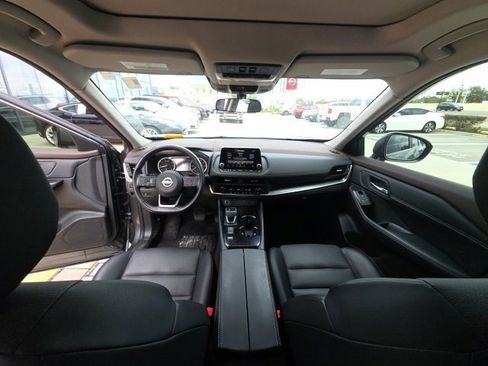 Used 2023 Nissan Rogue SV w/ SV Premium B Package image 26