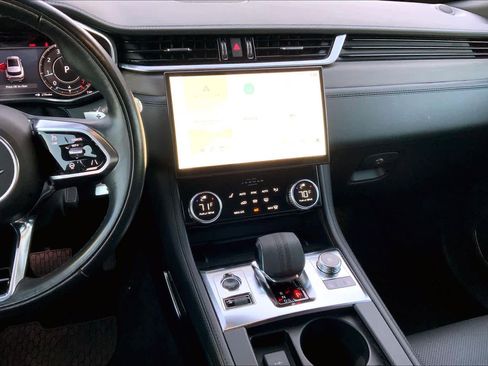 Used 2021 Jaguar F-PACE S image 7