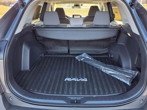 Used 2025 Toyota RAV4 XLE w/ Convenience Package image 25