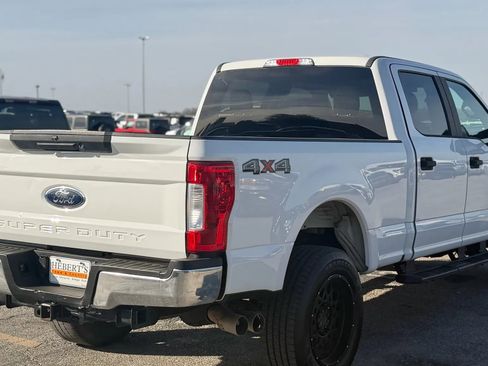 Used 2017 Ford F250 XL w/ Power Equipment Group image 14