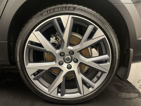 Used 2023 Volvo V90 B6 Cross Country Ultimate AWD/4WD image 27