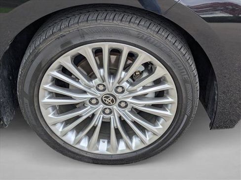 Used 2020 Toyota Avalon Limited w/ Advanced Safety Package image 8
