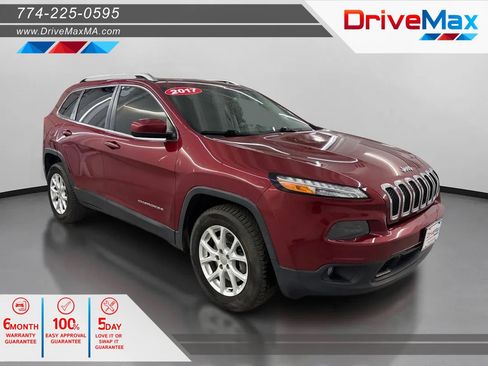 Used 2017 Jeep Cherokee Latitude AWD/4WD image 1