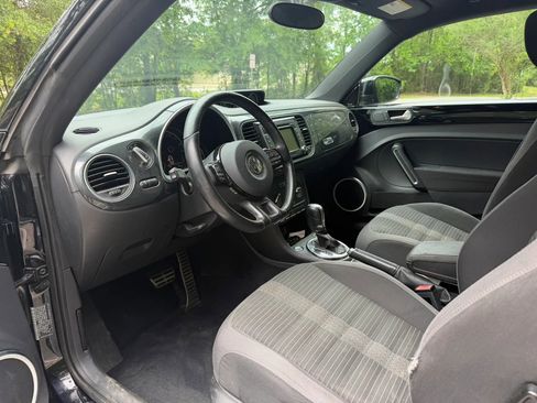 Used 2014 Volkswagen Beetle R-Line image 13