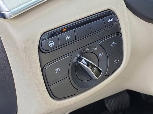 Used 2021 INFINITI QX50 Essential w/ Convenience Package image 13