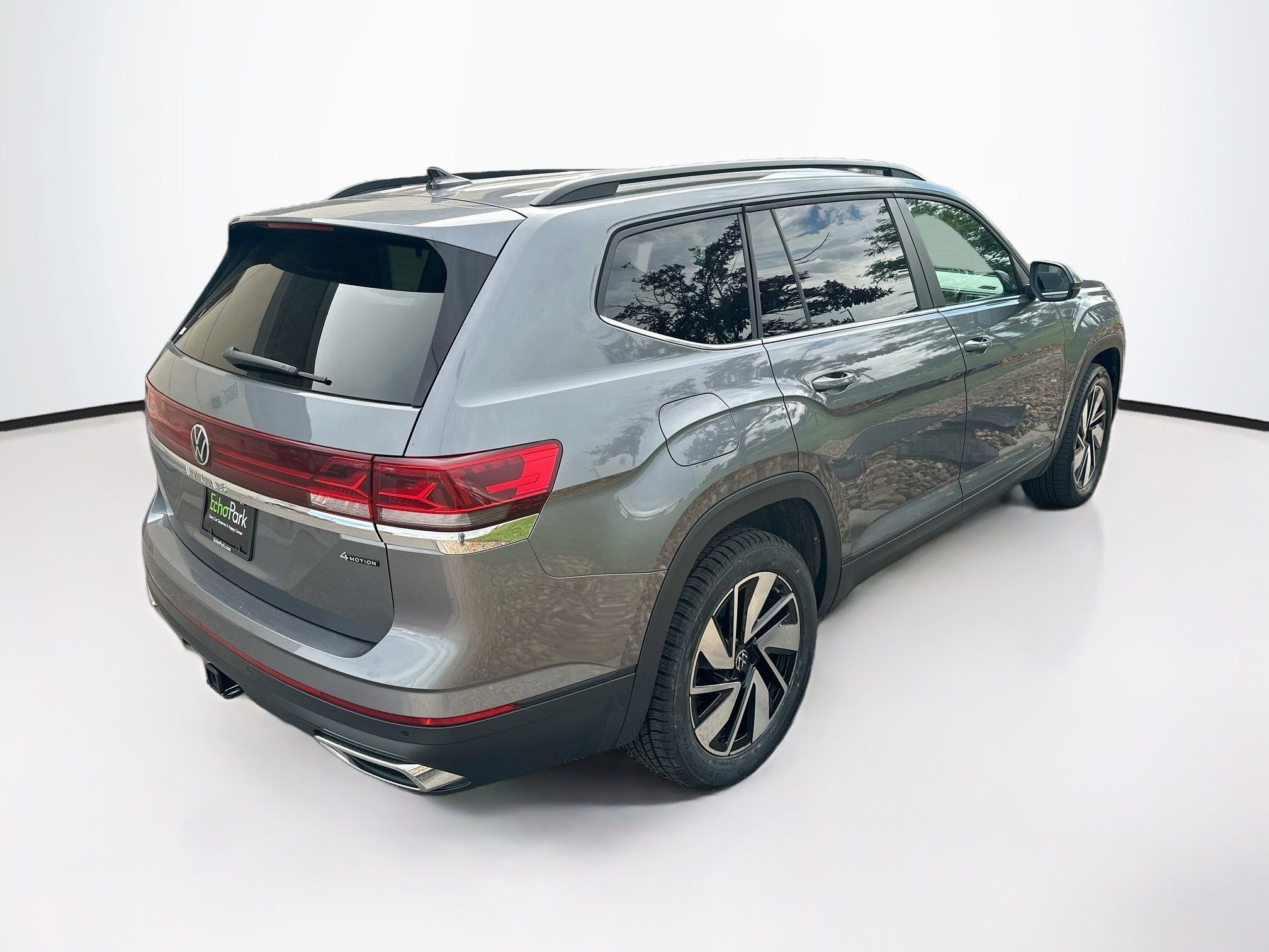 Used 2025 Volkswagen Atlas SE AWD/4WD image 9