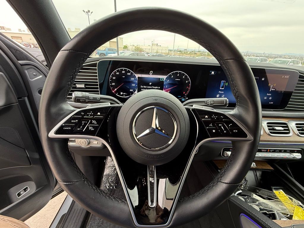 Used 2025 Mercedes-Benz GLE 450 4MATIC image 16