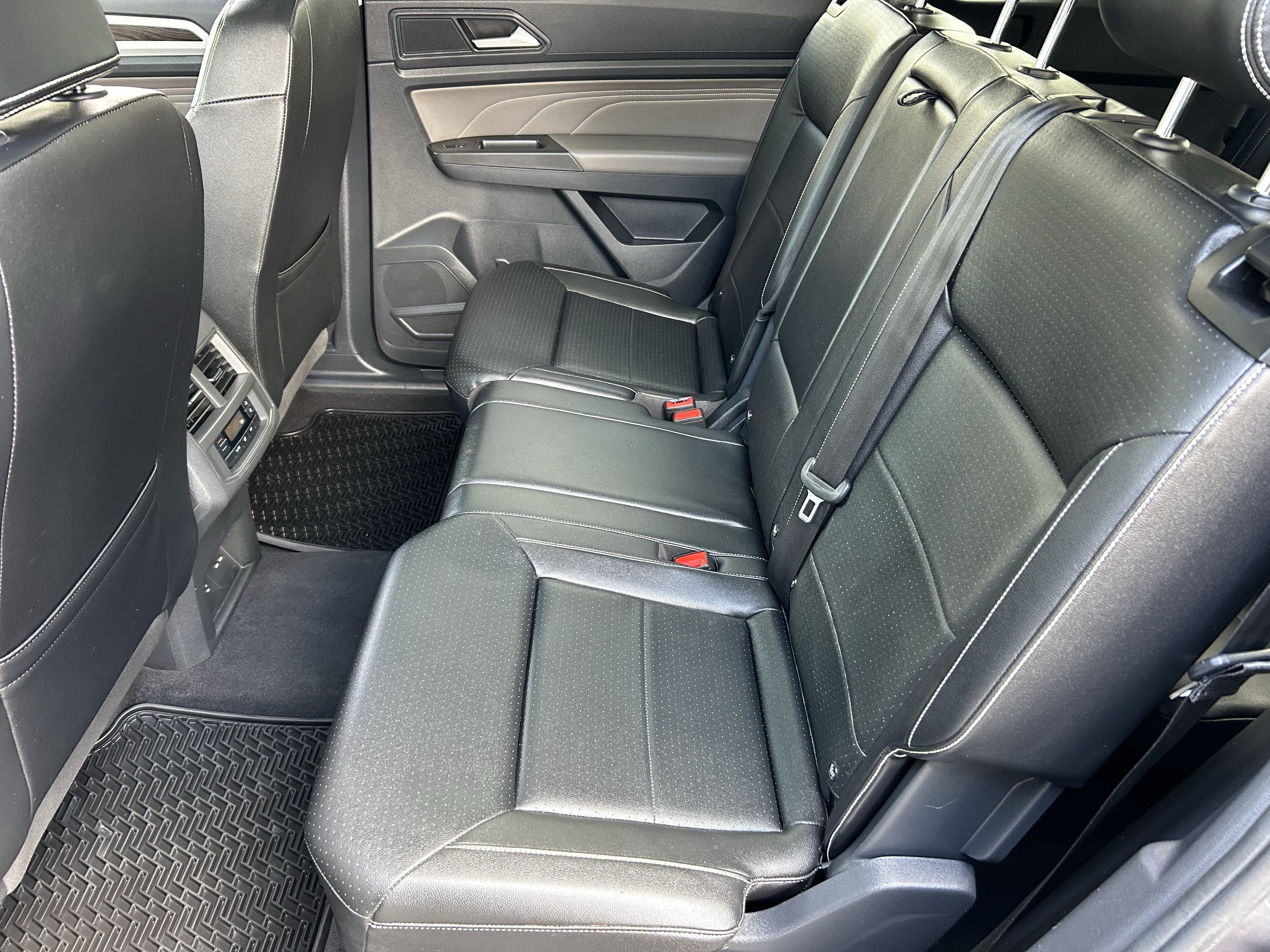 Used 2023 Volkswagen Atlas SE w/ Panoramic Sunroof Package AWD/4WD image 16