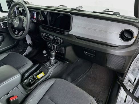 Used 2024 Jeep Wrangler Unlimited Sport AWD/4WD image 30