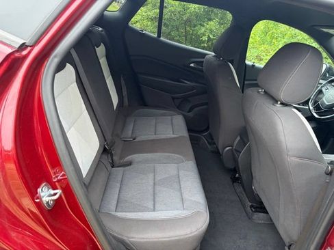 Used 2024 Chevrolet Trax RS FWD image 25