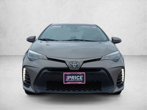 Used 2017 Toyota Corolla SE FWD image 2