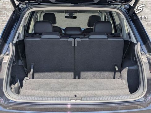 Certified 2023 Volkswagen Tiguan SE w/ Panoramic Sunroof Package FWD image 13