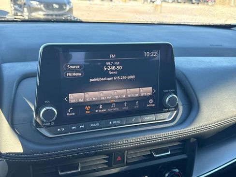 Used 2025 Nissan Rogue SV image 34