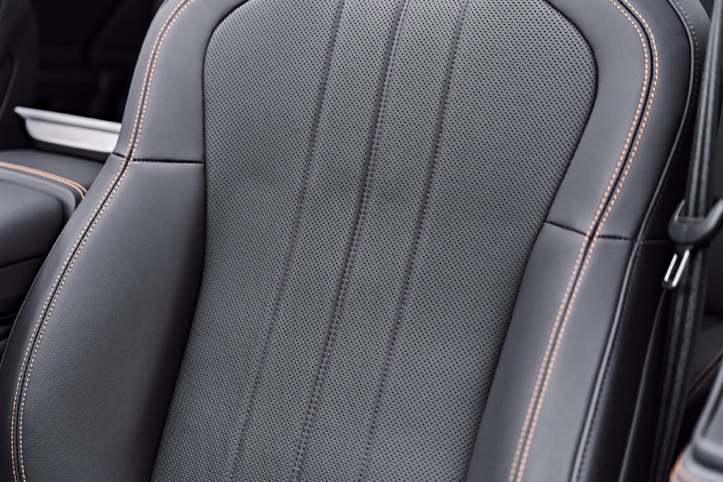 Used 2025 Bentley Flying Spur Plug-In Hybrid AWD/4WD image 45