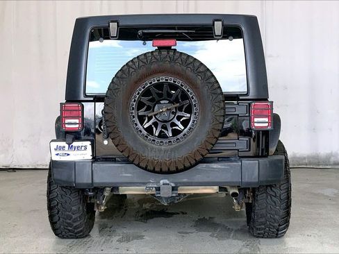 Used 2015 Jeep Wrangler Unlimited Sport image 3