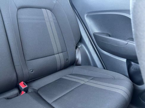 Used 2025 Hyundai Venue SEL FWD image 36