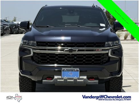 Certified 2022 Chevrolet Tahoe Z71 w/ Luxury Package AWD/4WD image 8
