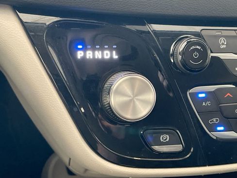 Used 2023 Chrysler Voyager LX FWD image 19