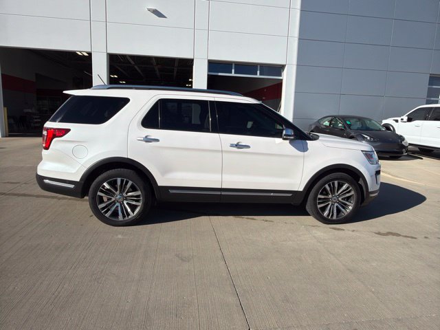Used 2018 Ford Explorer Platinum AWD/4WD image 3