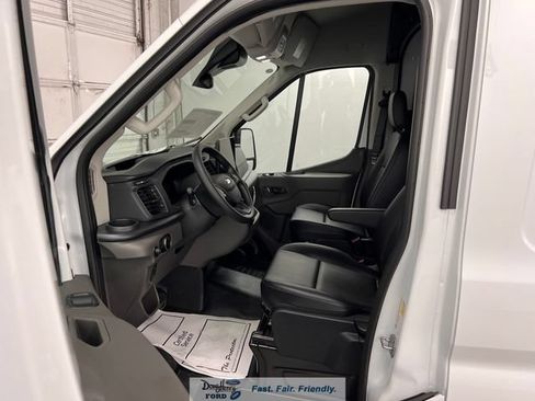 New 2026 Ford Transit 250 148 Medium Roof w/ Load Area Protection Package RWD image 32
