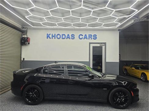 Used 2016 Dodge Charger R/T w/ Plus Group image 5