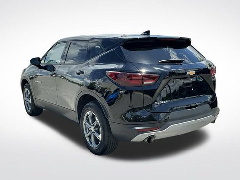 Used 2025 Chevrolet Blazer LT FWD image 11