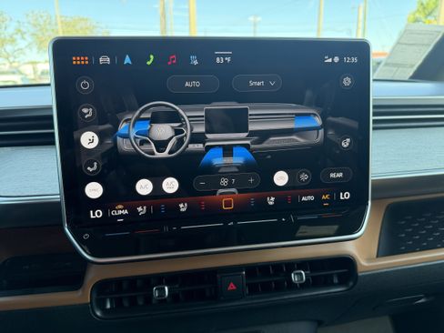 New 2025 Volkswagen ID. Buzz Pro S image 24