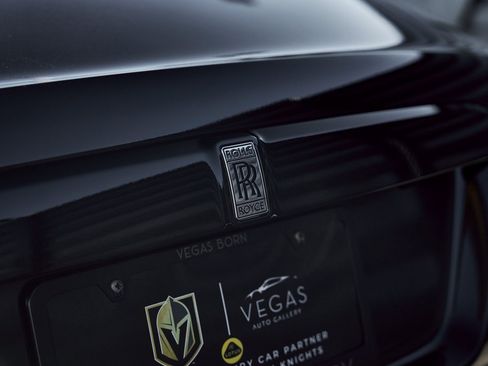 Used 2015 Rolls-Royce Wraith image 13