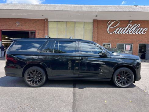 Used 2021 Cadillac Escalade ESV Sport Platinum w/ LPO, ONYX Package AWD/4WD image 4