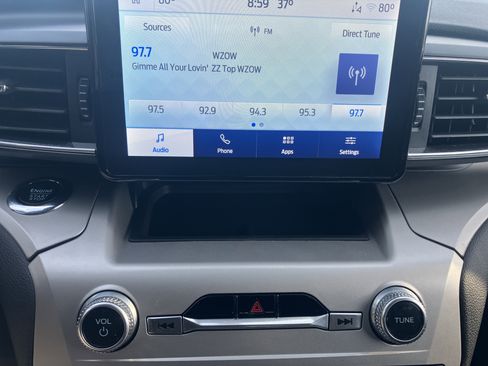 Used 2022 Ford Explorer XLT w/ Equipment Group 202A image 27