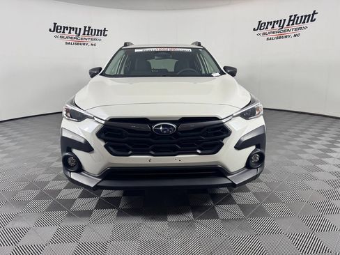 Used 2025 Subaru Crosstrek 2.5i Premium AWD/4WD image 4