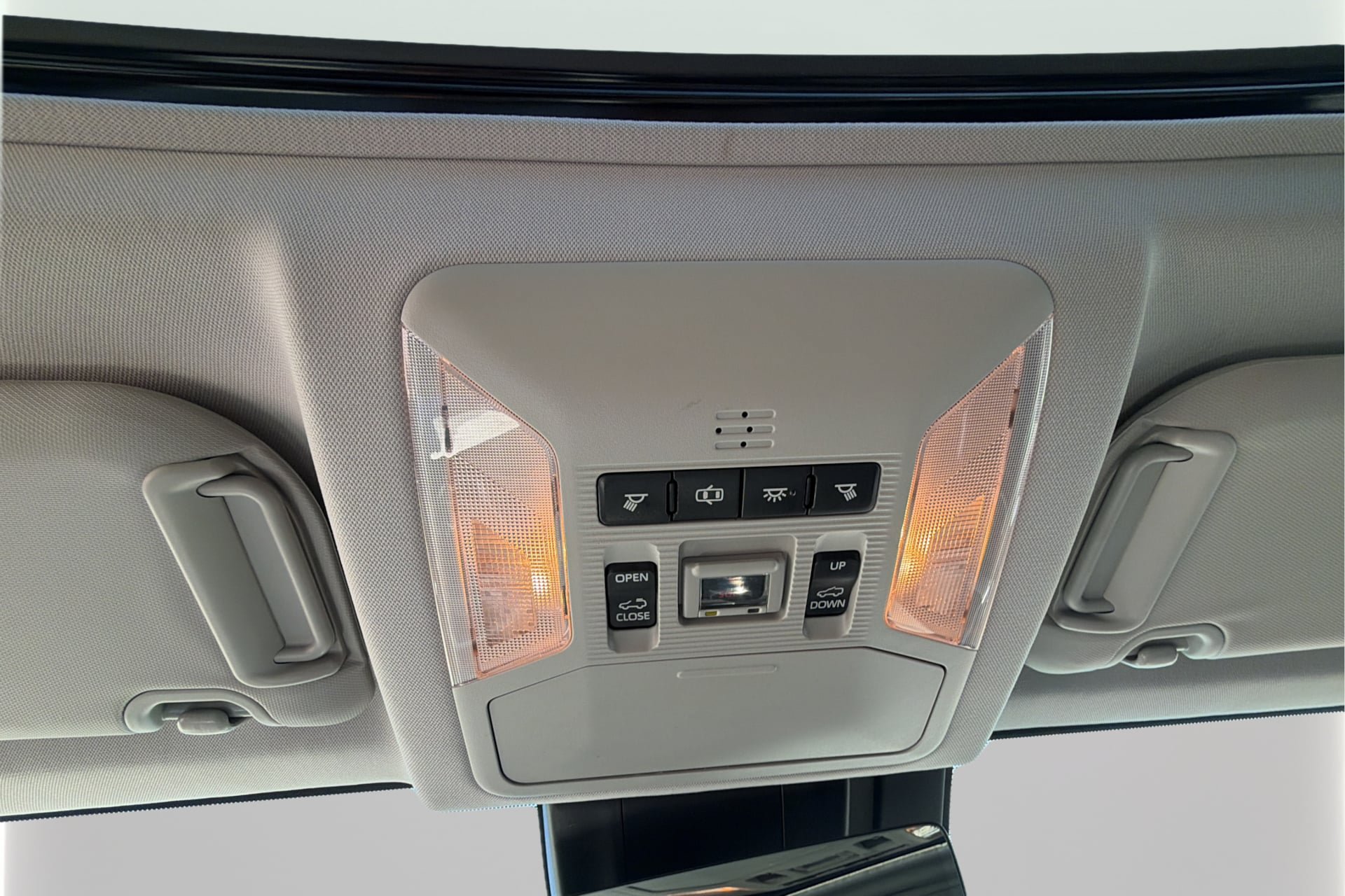 Used 2020 Toyota RAV4 Limited AWD/4WD image 18