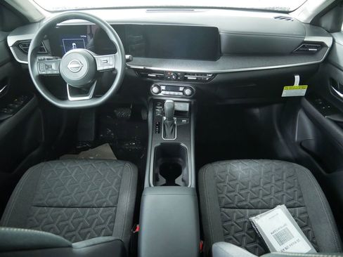 Used 2026 Nissan Kicks SV w/ Cold Weather Package image 18