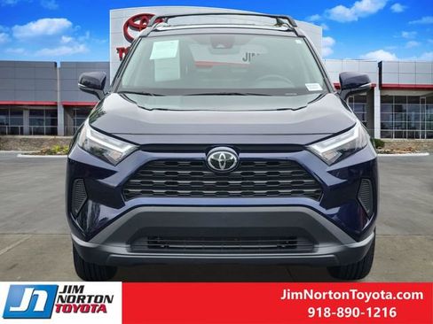 Used 2025 Toyota RAV4 XLE w/ Convenience Package FWD image 2