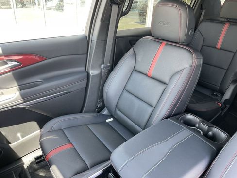 New 2026 Chevrolet Traverse RS w/ LPO, Floor Liner Package AWD/4WD image 26