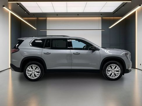 Used 2024 GMC Acadia Elevation w/ Luxury Package FWD image 7