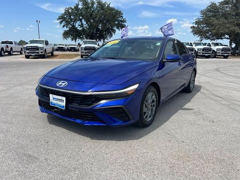 Used 2024 Hyundai Elantra SEL FWD image 1