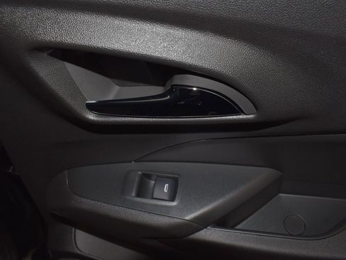 New 2026 Chevrolet Trax ACTIV w/ Sunroof Package image 19