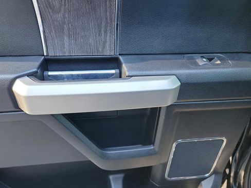 Used 2020 Ford F250 Lariat w/ Lariat Ultimate Package image 11