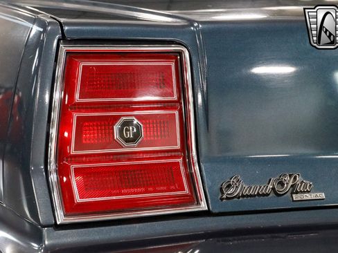 Used 1987 Pontiac Grand Prix LE image 10