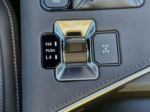 Used 2025 Lexus GX 550 w/ Accessory Package (Z1) AWD/4WD image 49