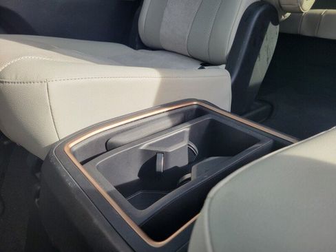 Used 2025 Toyota Grand Highlander AWD Hybrid image 26