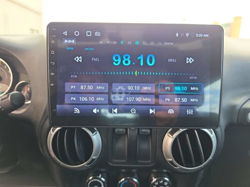 Used 2011 Jeep Wrangler Rubicon w/ PWR Convenience Group AWD/4WD image 14