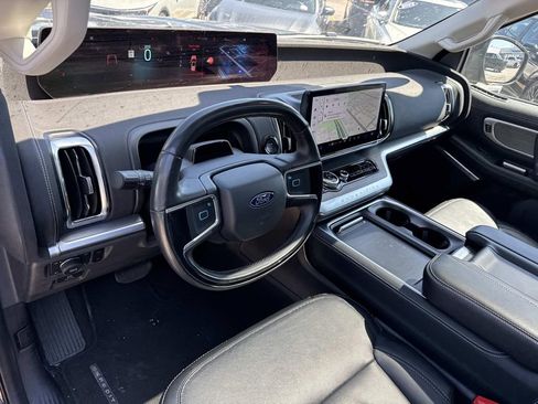 Used 2025 Ford Expedition Max Platinum AWD/4WD image 19