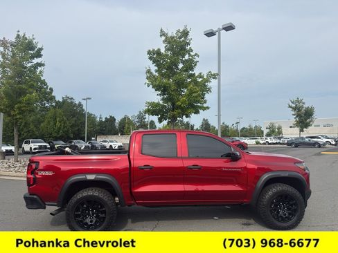 Used 2023 Chevrolet Colorado Trail Boss w/ Technology Package AWD/4WD image 8