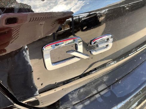 Certified 2025 Audi Q3 2.0T Premium w/ Convenience Package image 29