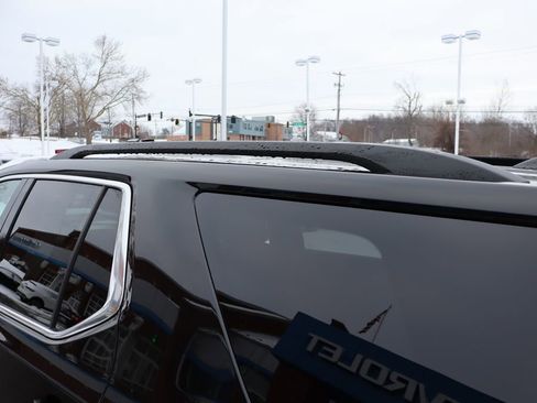 Used 2023 Chevrolet Traverse LT image 31