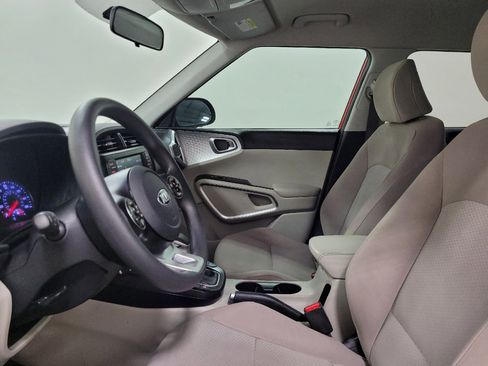 Used 2020 Kia Soul LX FWD image 17