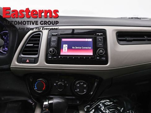 Used 2021 Honda HR-V LX image 11