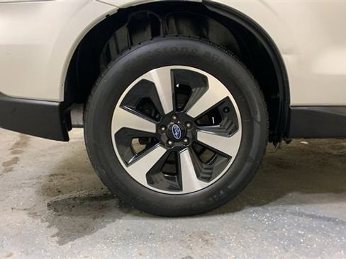 Used 2018 Subaru Forester 2.5i Premium w/ All-Weather Package image 14